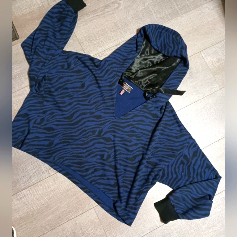 RARE VICTORIA'S SECRET Zebra Striped XL Cropped Hooded Sweatshirt